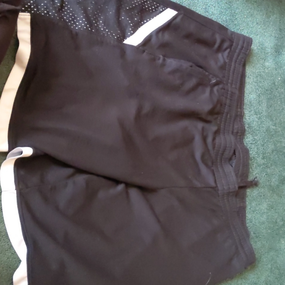 Men's athletic shorts size L